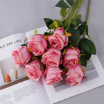 décoration intérieure bouquet roses artificielles modernes vase transparent anniversaire mariage