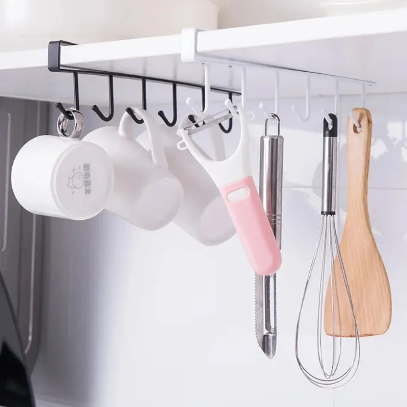 porte ustensiles suspendus crochets métal moderne blanc noir tasses spatules cuillères rangement cuisine minimaliste
