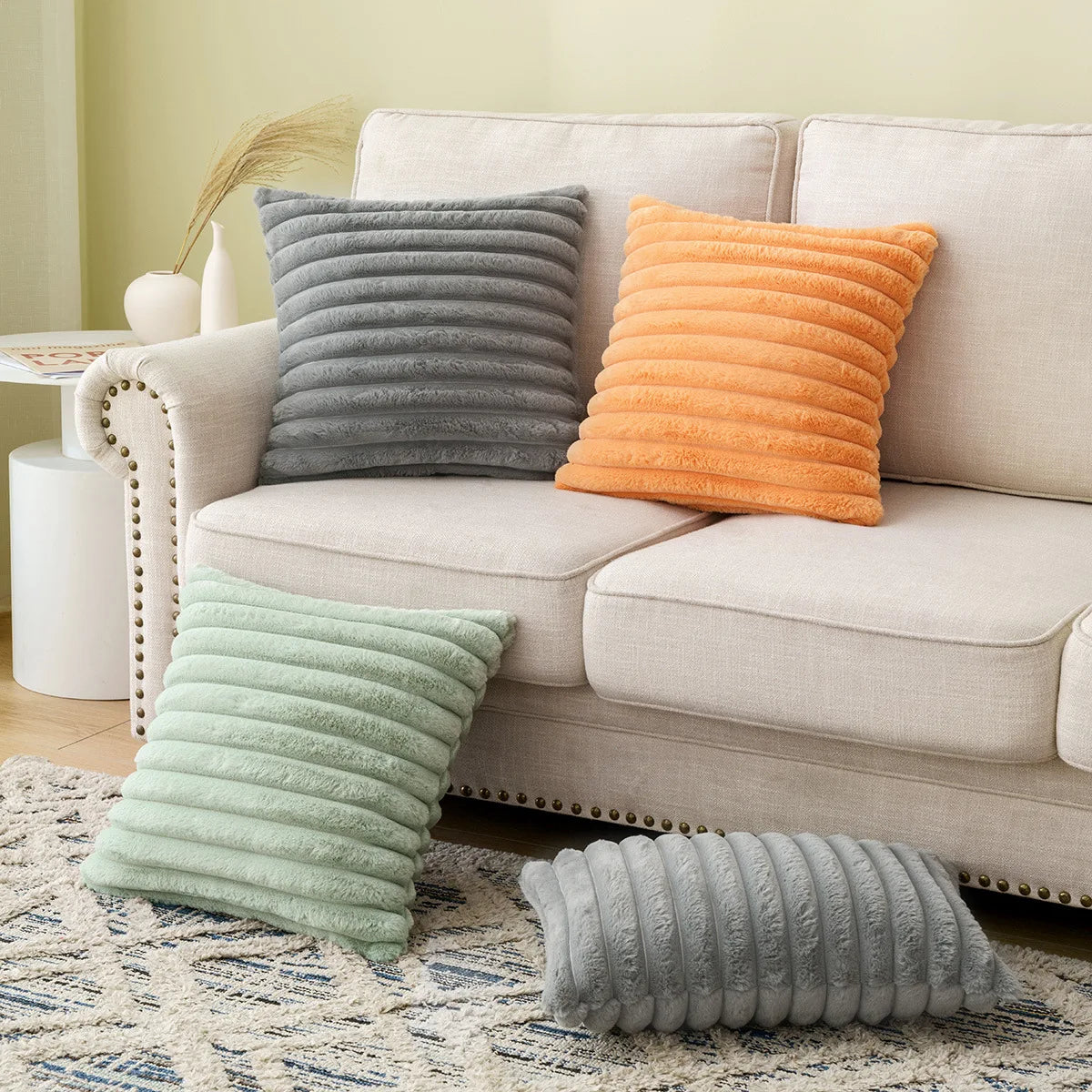 taies d'oreiller peluche rose vert blanc orange lit décoration moderne carré rectangle adhésif