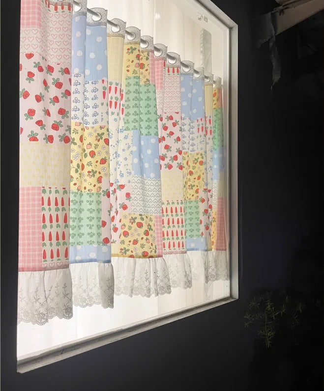 rideau fenêtre patchwork floral rose jaune vert bleu semi transparent rustique vintage tringle rideaux