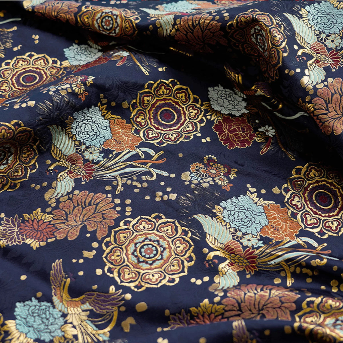 tissu imprimé motifs fleurs oiseaux bleu marine doré rouge élégant traditionnel polyester brillant