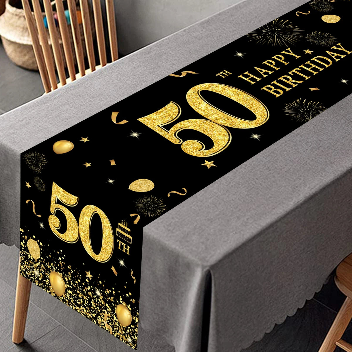 Chemin de table anniversaire noir et or pour 50 ans