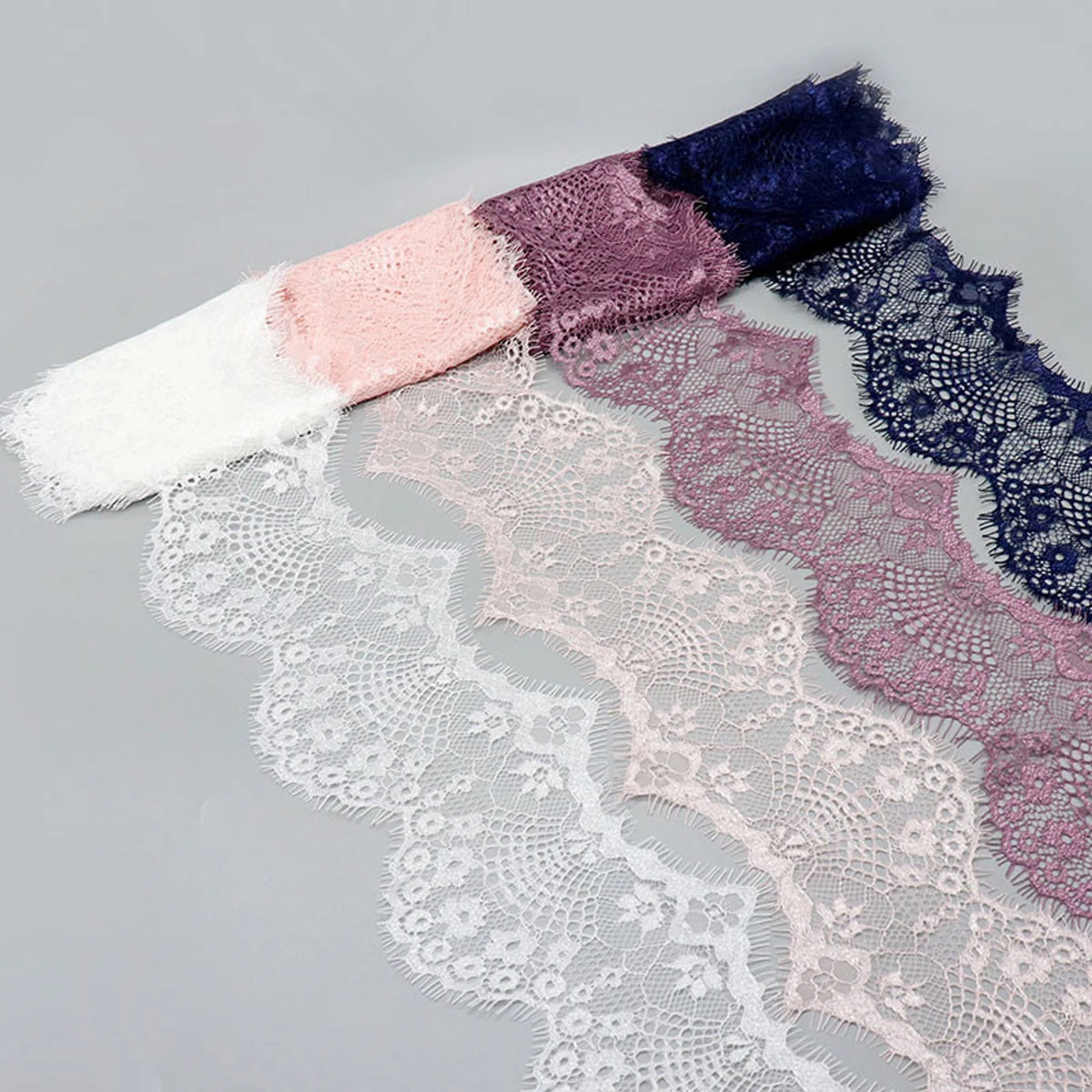 rubans dentelle fine motifs floraux blanc rose bleu marine vert gris classique polyester 10cm