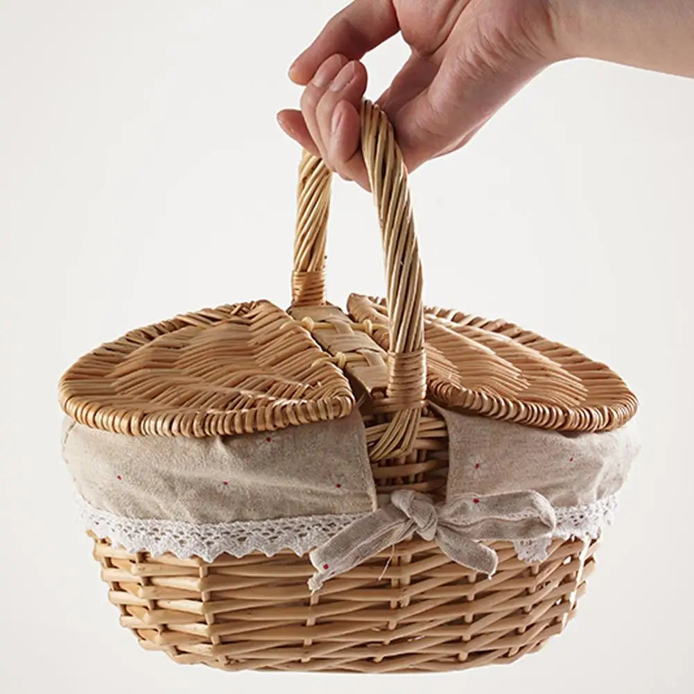panier tressé osier rustique couvercle double pique nique provisions muffins brioche nappe carreauxextérieur rangement