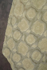 tissu brocart rose clair rose relief polyester texturé élégant opaque mètre diy création textile