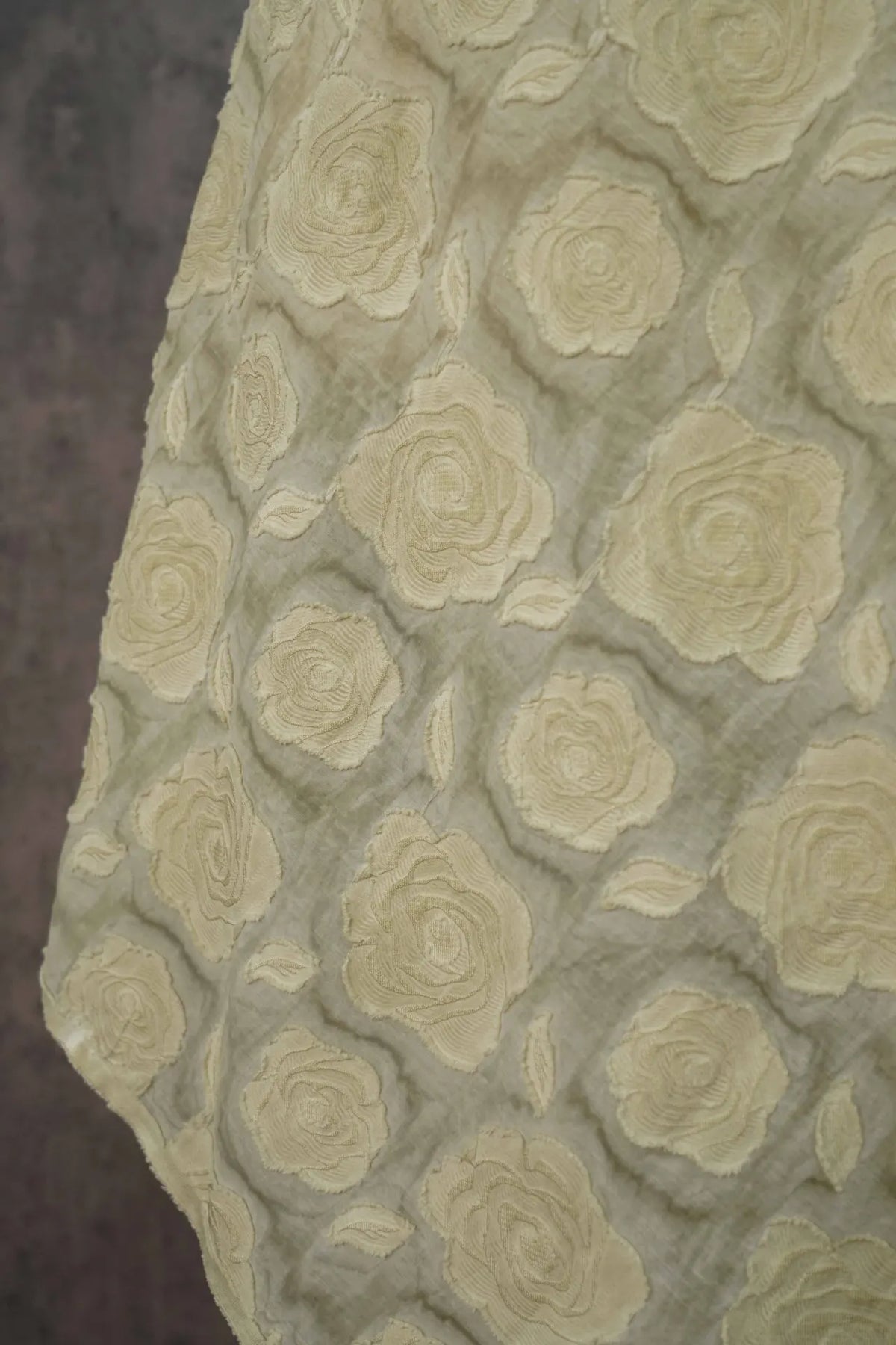 tissu brocart rose clair rose relief polyester texturé élégant opaque mètre diy création textile