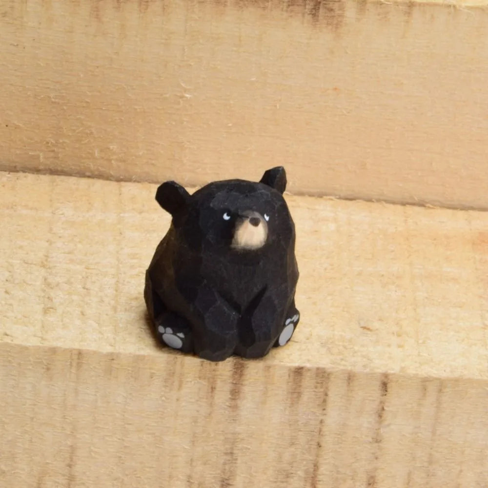 statues animaux ours blanc noir marron clair yeux noirs pattes rouges artisanal moderne