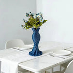 vase moderne opalescent blanc bleu vert relief sculptural décoration intérieure fleurs artificielles maison table