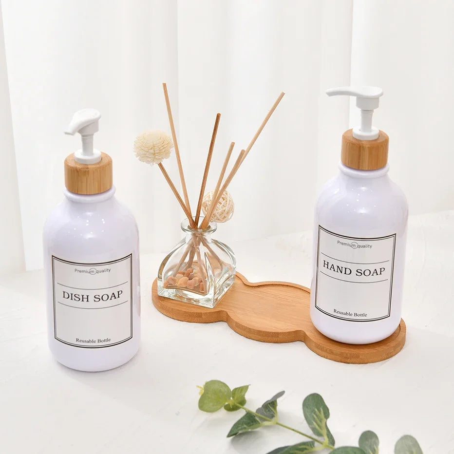 plateau bois rangement bouteilles savons bijoux blanc noir salle bain minimaliste naturel