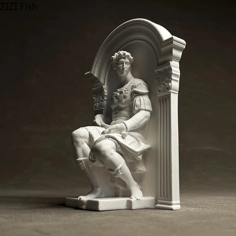figurines decoratives classiques personnages masculins art antique grecque romaine blanc details anatomiques trone colonnes