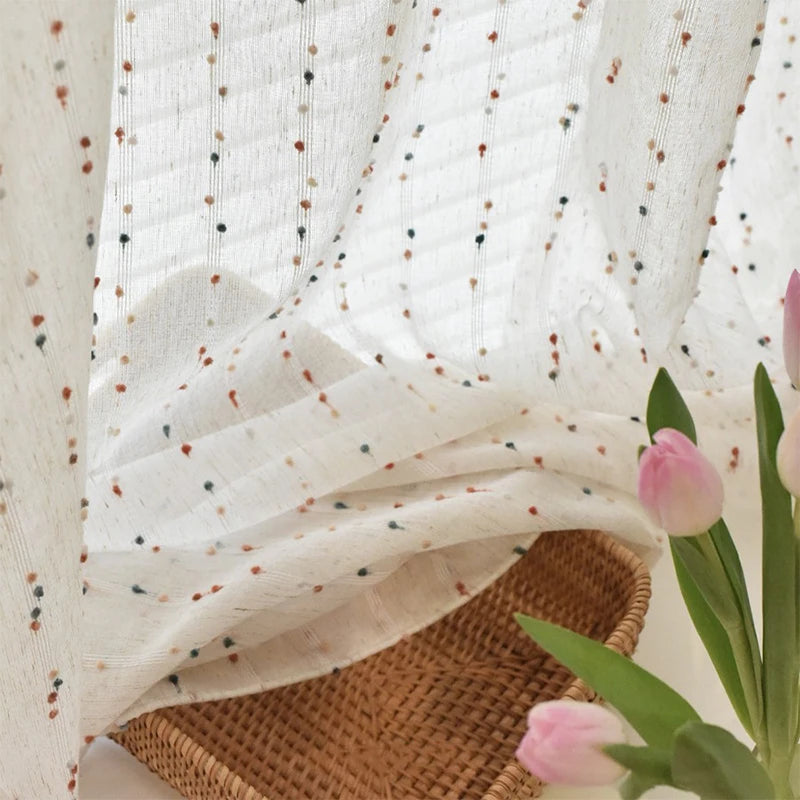 rideau bohème blanc cassé motif points brodés texturé translucide vintage chambre salon