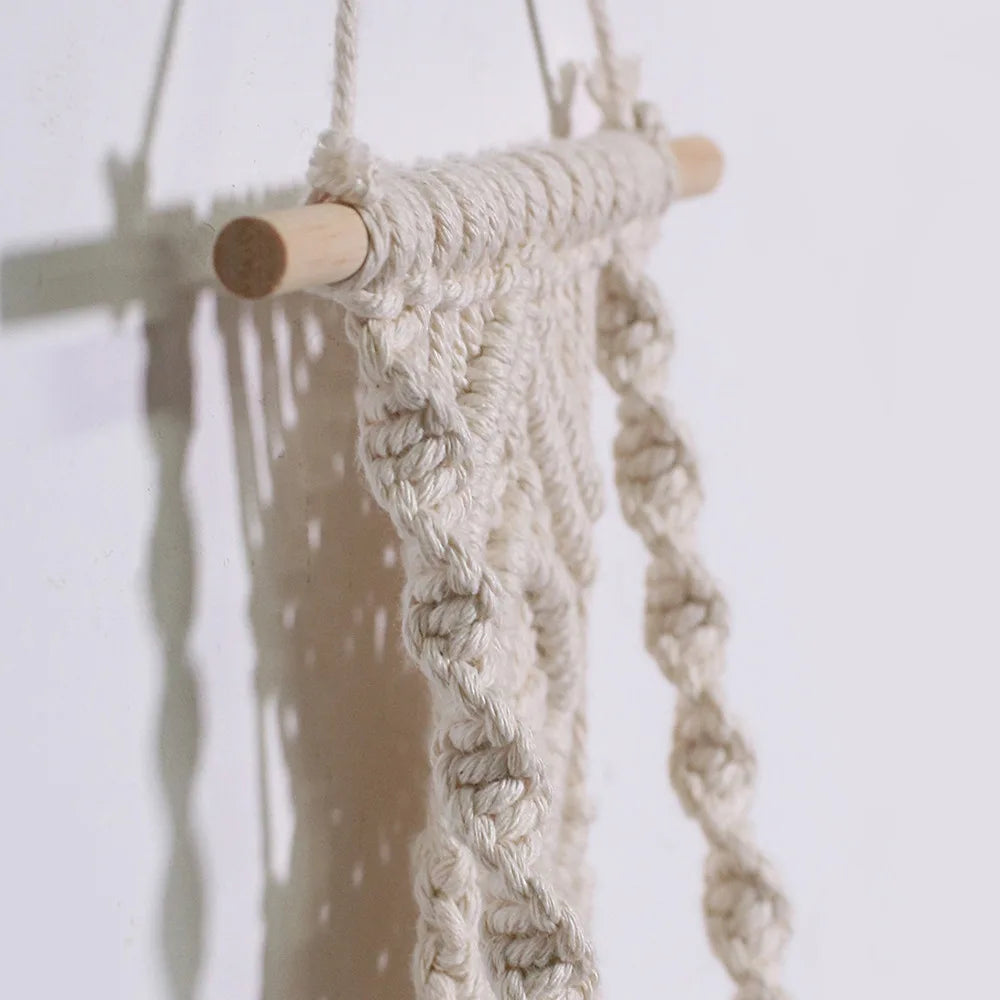 décoration boho macramé suspendu anneaux bois cordes naturel nœuds simples géométriques