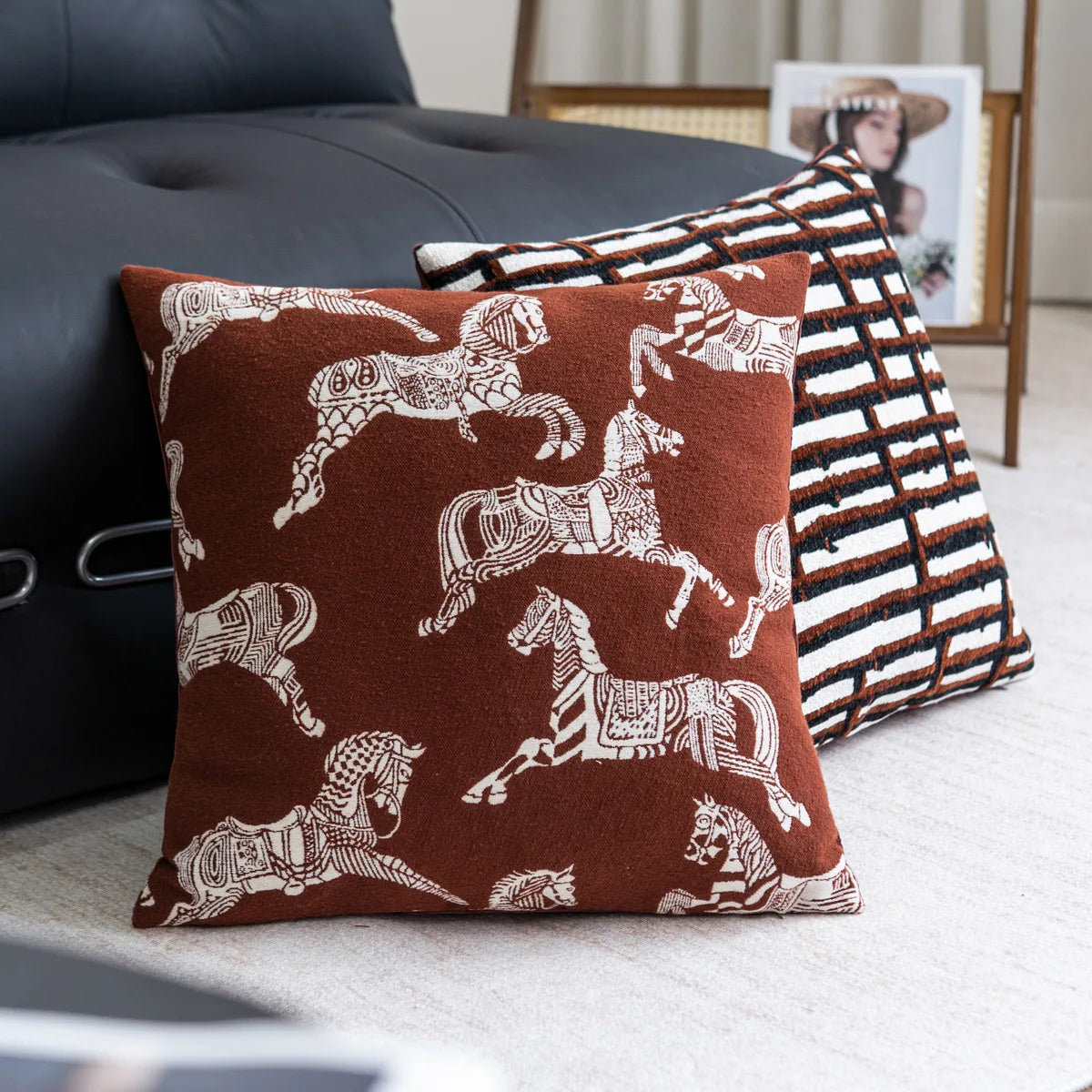 housse coussin polyester géométrique chevaux marron blanc moderne décoration intérieure nordique fixations