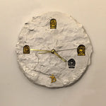 horloge murale silencieuse horloges décoratives sculptural aiguilles dorées figures divines aspect rocheux