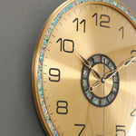horloge murale moderne or blanc iridescente motif brillant élégante aiguille cadran métal