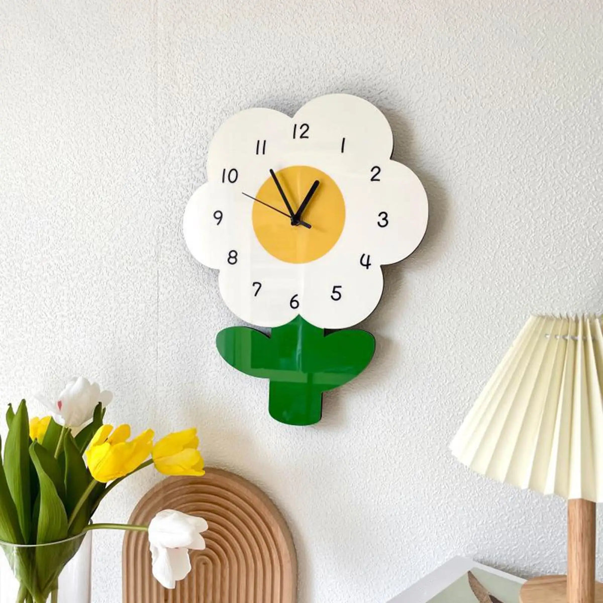 horloge murale fleur nature morte blanc jaune verte deco enfantine minimaliste chambre salon