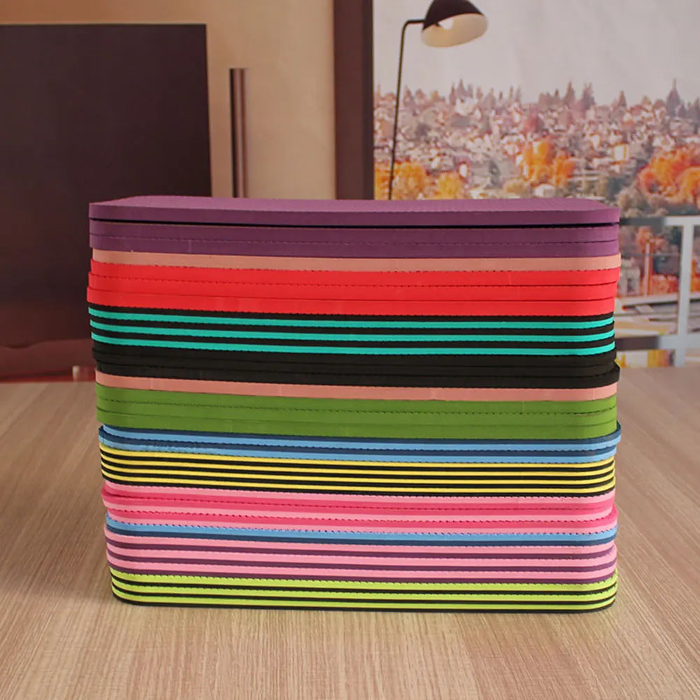 protections genoux coussins antidérapants tapis yoga texturés motifs ondulés losanges couleurs vives minimaliste sportif