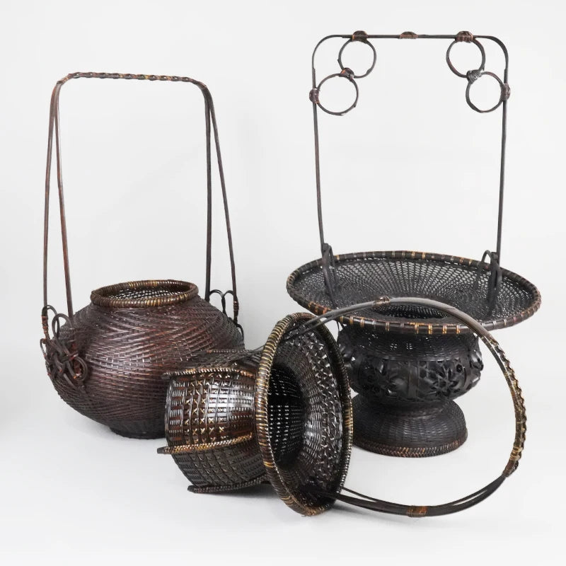 paniers vases bambou tissage floral arrangement marron artisanal rustique salon jardin anneaux métalliques