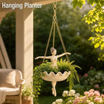 pots suspendus sculptés danseuses ballet beige clair bordure ondulée chaînes dorées élégants succulentes grimpantes