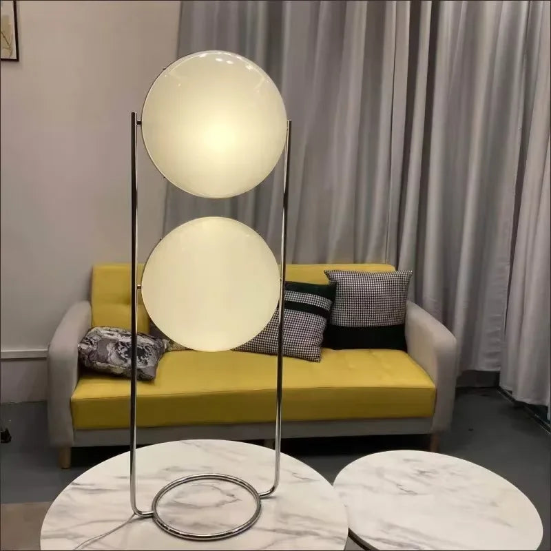 lampe sol moderne sphères translucides blanc chrome nordique minimaliste led acrylique