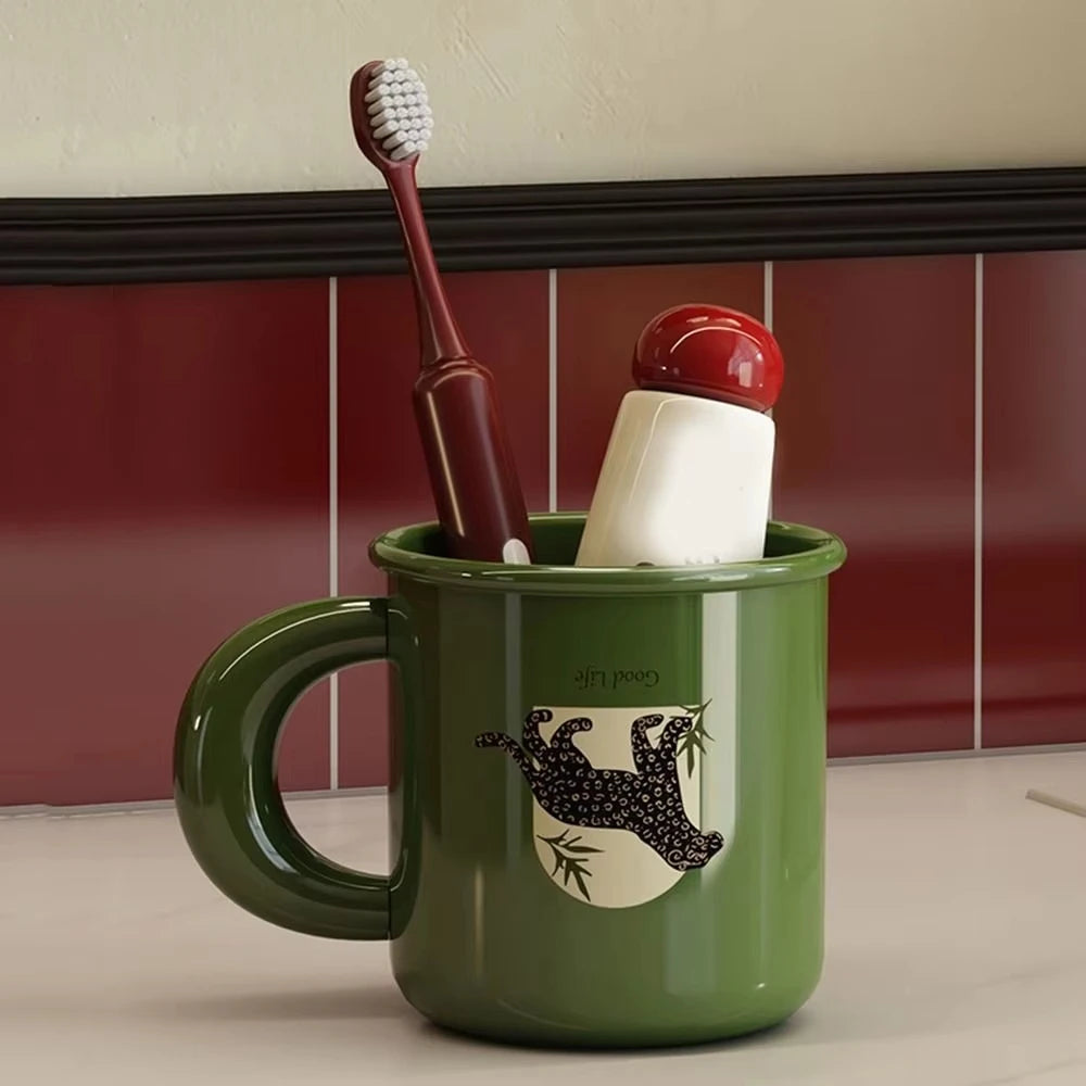 tasse imprimée léopard animal oiseaux texte classique verte rouge beige fixée brosse dentifrice