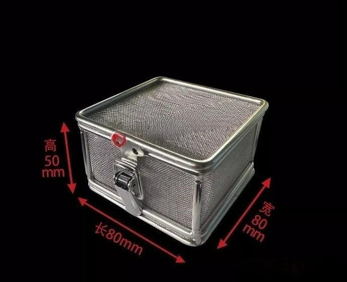 boite bijoux metal argente cadenas couvercle maille fine rangement moderne
