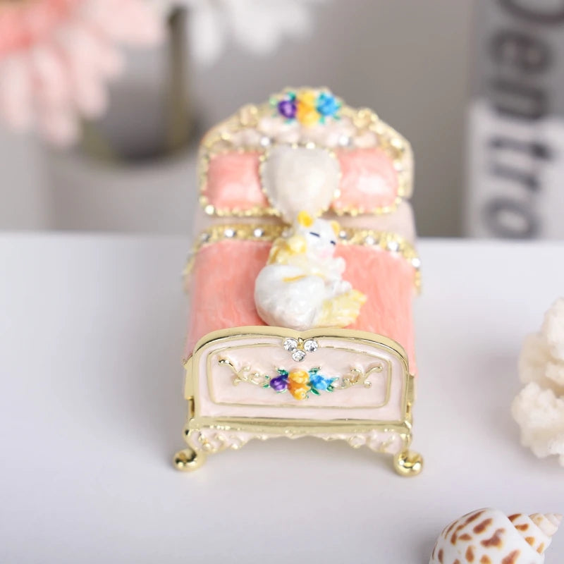 boîte bijoux trinket box baroque lit chat ornements strass tissu texturé rose or