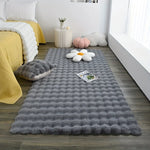 tapis fourrure blanche gris rose texture fourrure motif points moderne doux salon chambre