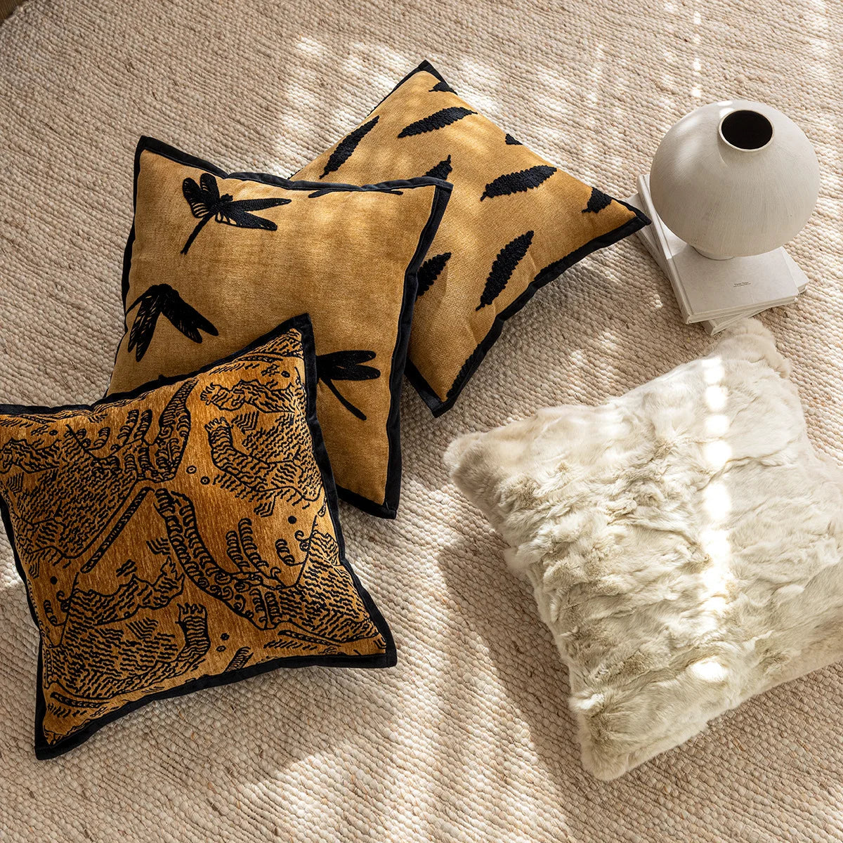housse coussin motif libellules moderne beige décoratif adhésif polyester coton utilisation canapé lit voiture