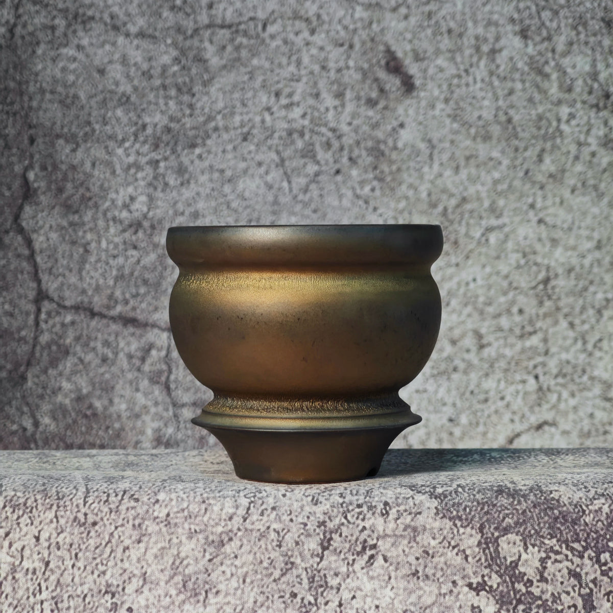 cache pot bronze porcelaine vintage rustique finition métallique plante succulente intérieur fleur unique