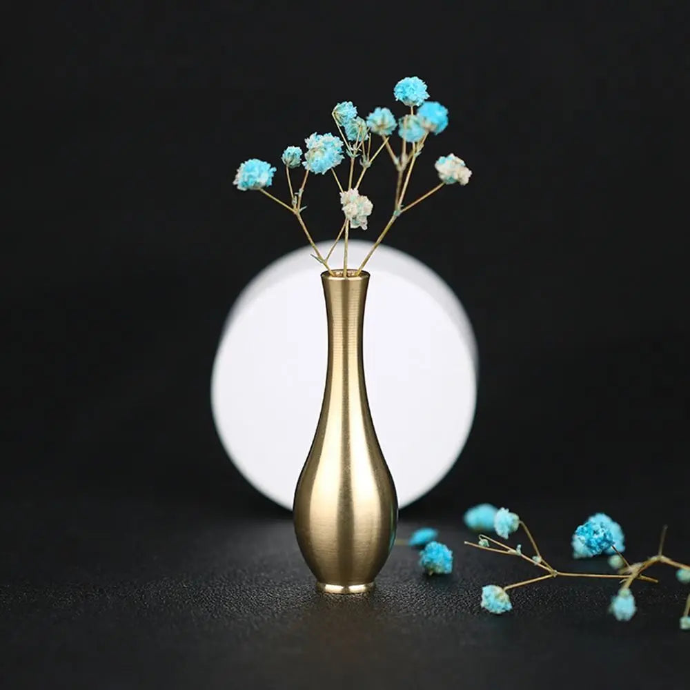 vases decoratifs modernes doré bleu rose marron lisses texturés fleurs sèches minimaliste salon