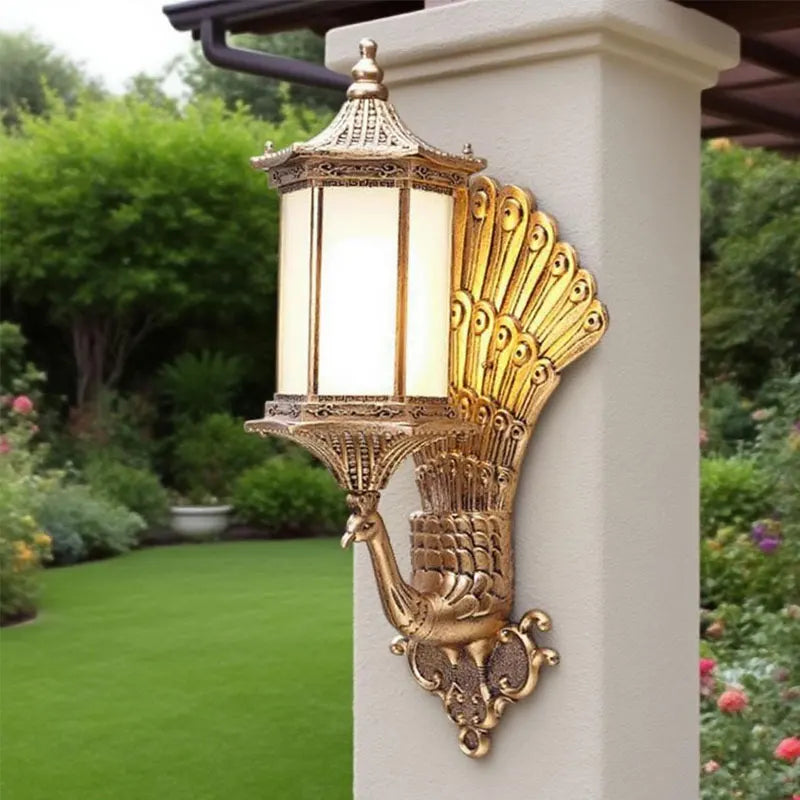 lampe murale dorée classique ornements sculptés coquille plume fixations murales éclairage maison baroque