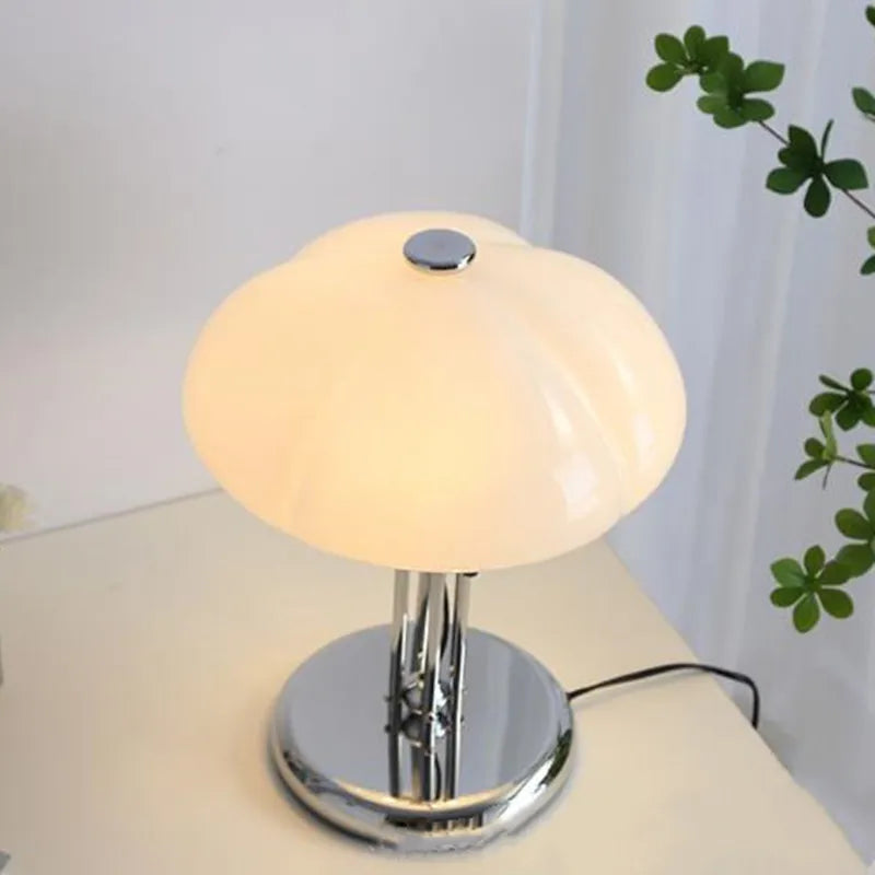 lampe table moderne orange chrome ombrelle fixée base plate câble électrique
