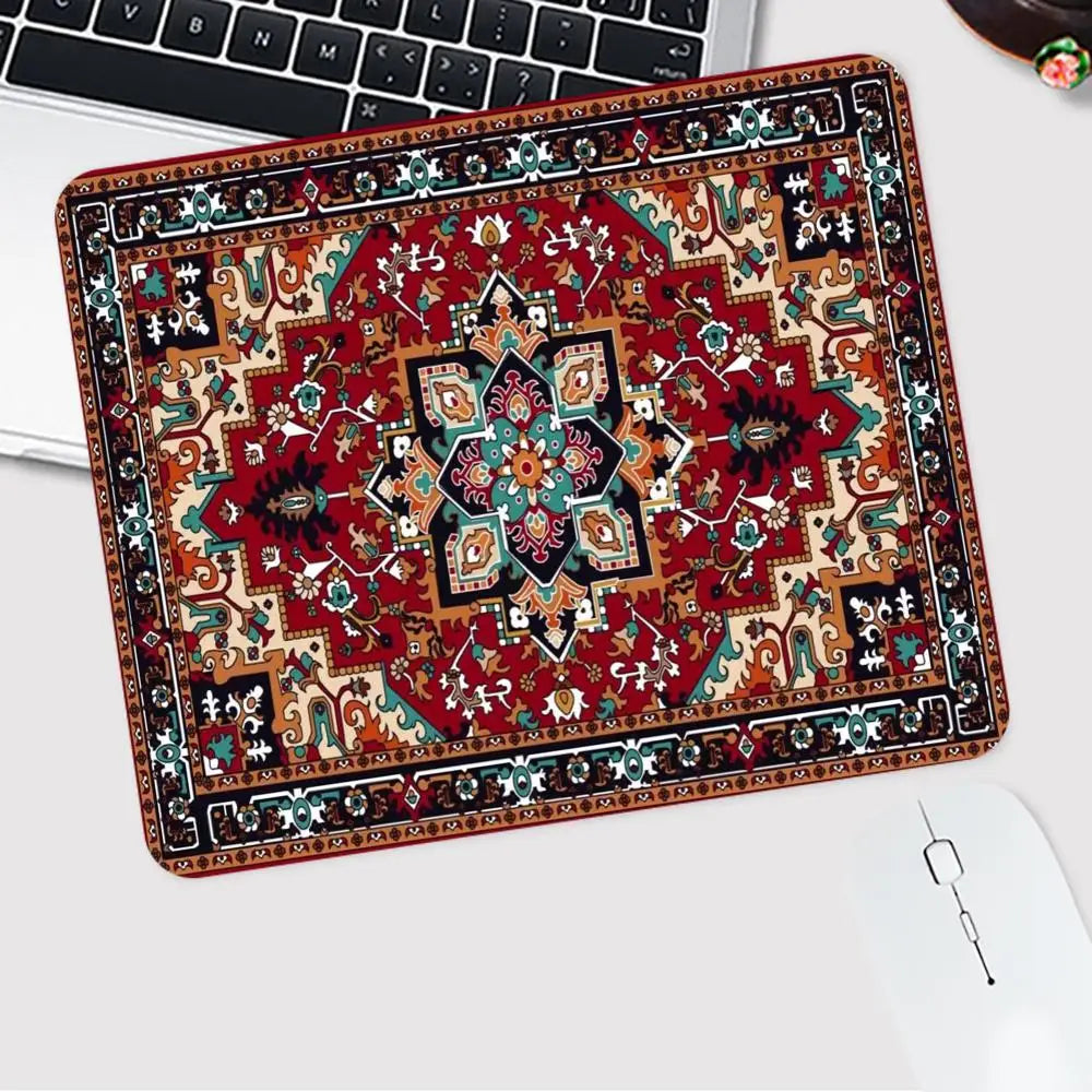 tapis souris caoutchouc rouge ornements floraux bordure ornée adhésif durable traditionnel motifs géométriques