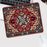 tapis souris caoutchouc rouge ornements floraux bordure ornée adhésif durable traditionnel motifs géométriques