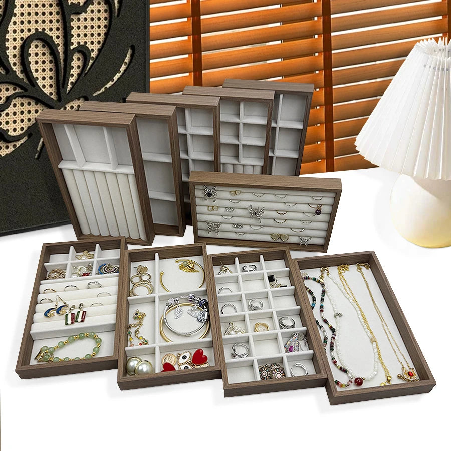 boîtes bijoux velours blanc bois marron clair moderne minimaliste rangement colliers bagues boucles d'oreilles
