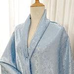tissu jacquard fleurs blanches vert bleu clair rose pâle kimono traditionnel opaque polyester élasthanne