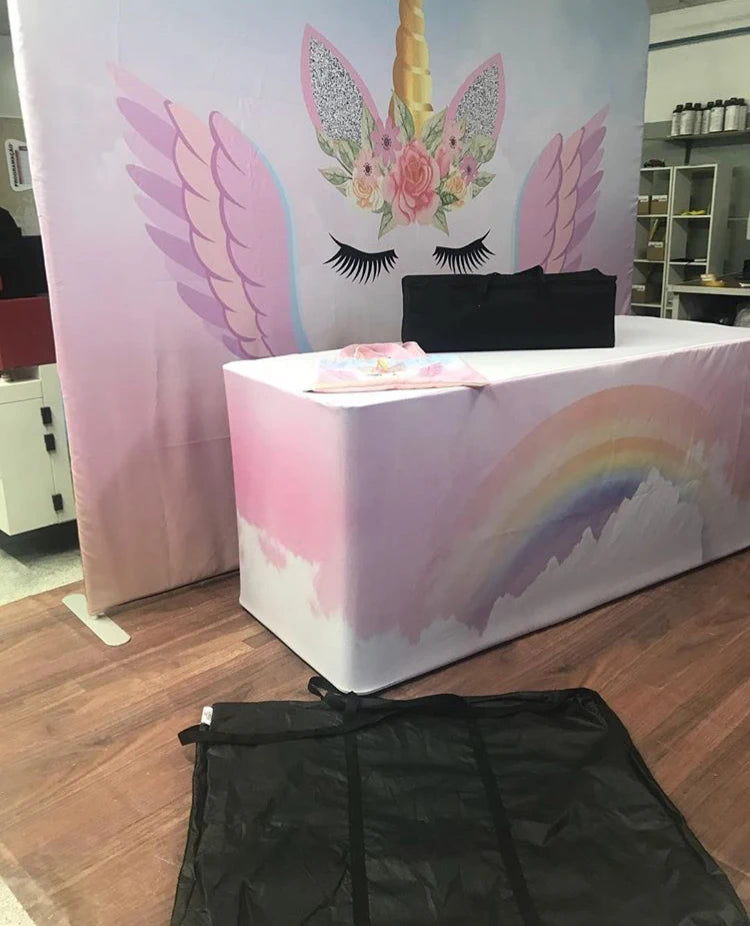 Backdrop photo studio licorne arc ciel table runner pieds métalliques sac transport rose blanc