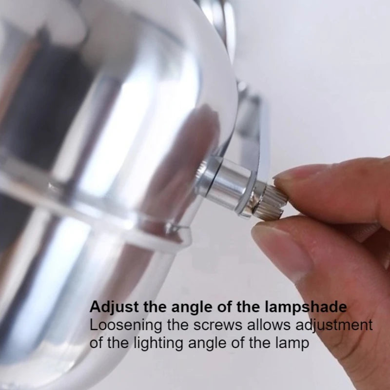 lampe murale moderne argentée led fixée mur vis câble rouge noir lumière chaude