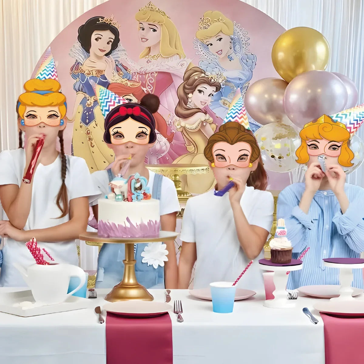 Masque de princesse suspendu comme ornement de fête
