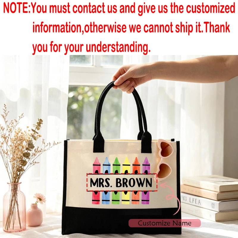 sac main moderne toile crayons colorés textes enseignants blanc noir retour école fête