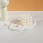 assiette céramique blanche dorée support bijoux moderne élégant plateforme rangement blanc doré mat brillant