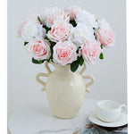 décoration intérieure bouquet roses soie moderne blanc rose rouge minimaliste