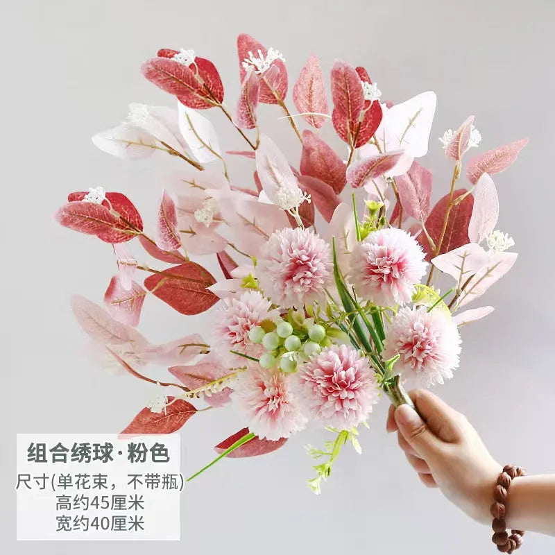 bouquet artificiel moderne fleurs boules feuilles vertes bleu blanc rouge