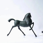 décoration maison sculpture cheval métal vert foncé moderne stylisée livres cadeau anniversaire mariage