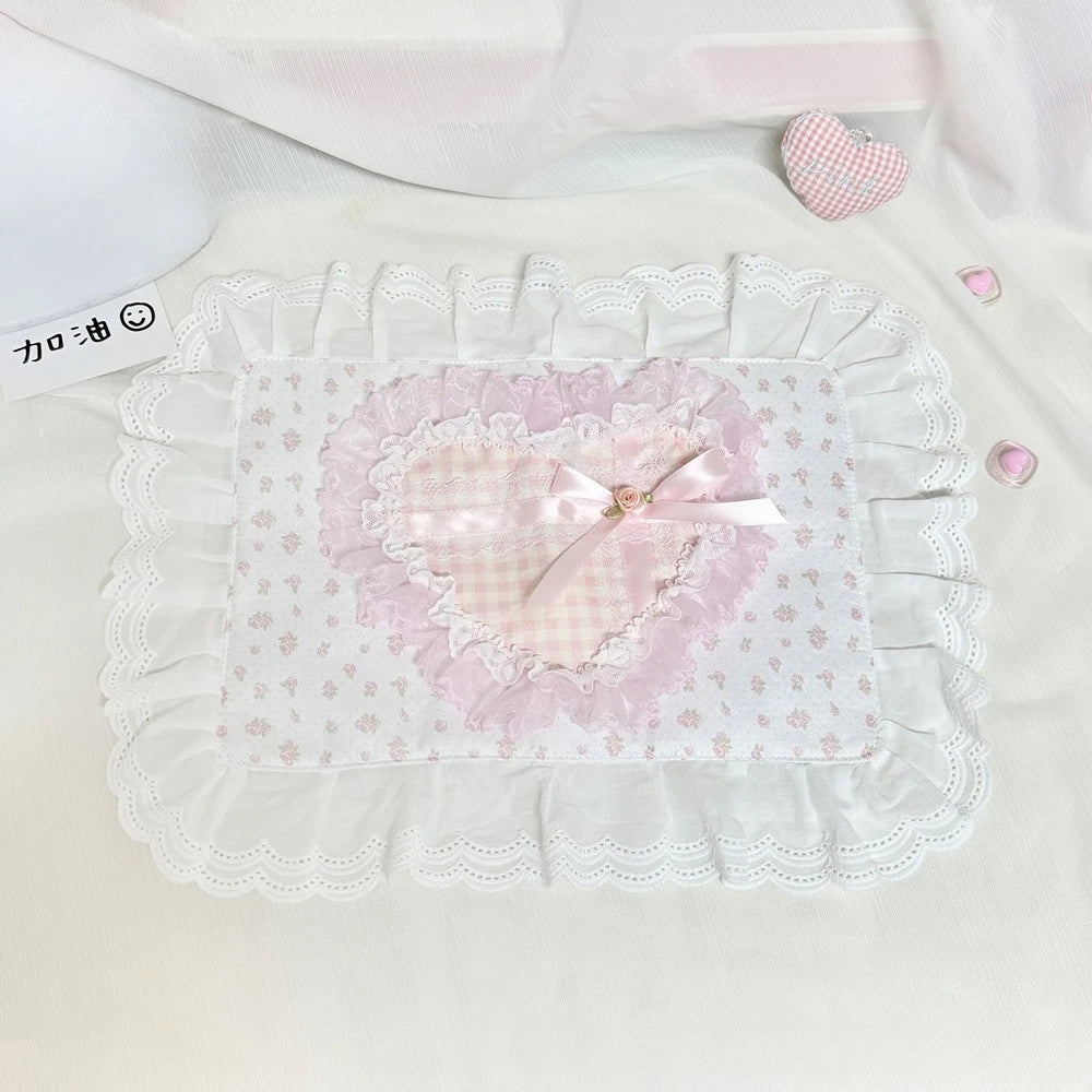 nappe dentelle rose blanche motifs floraux shabby chic romantique hiver noël table chambre salon