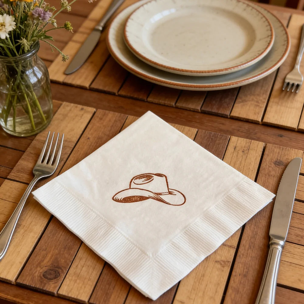serviettes papier chapeau cowboy blanc brun decoration anniversaire mariage halloween noel festive rustic
