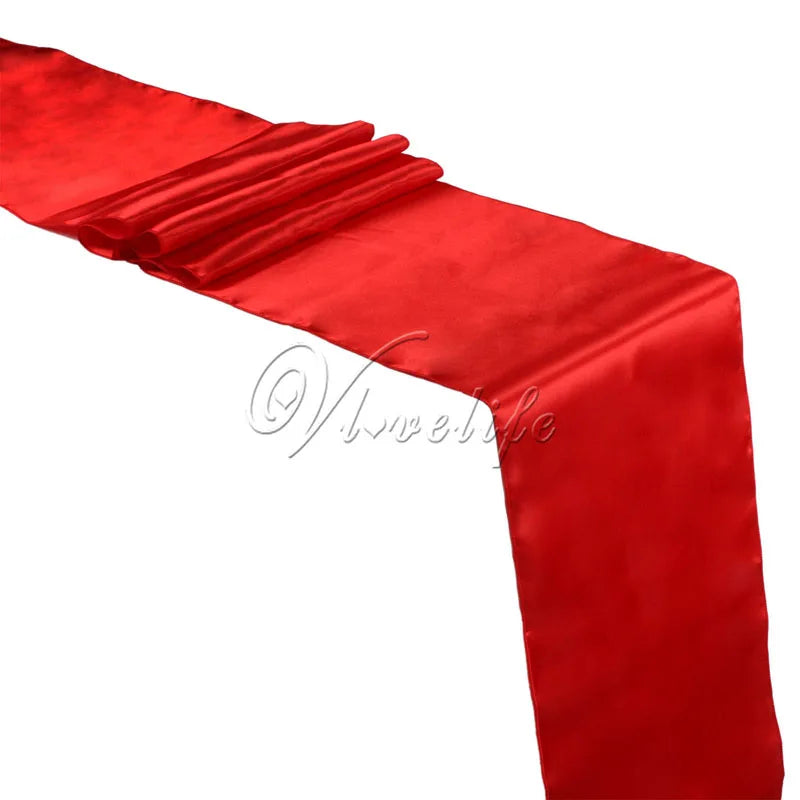 nappe table satin mariage événement extérieur banqueterie couleur or argent violet rouge festive