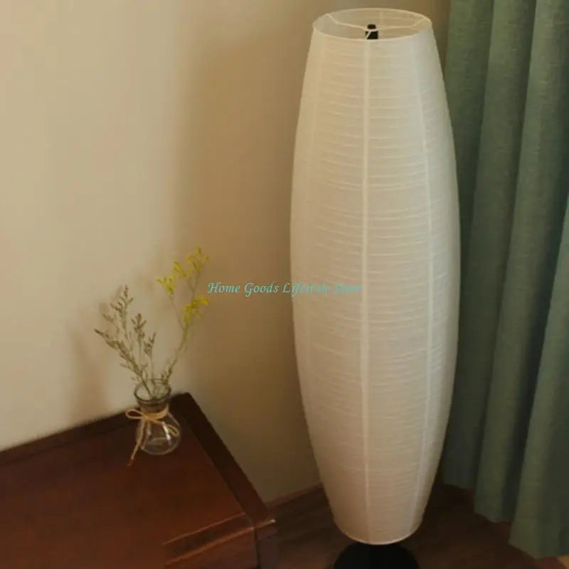 lampe sol moderne blanc rayures fines filament lumineux base noire opaque pliable
