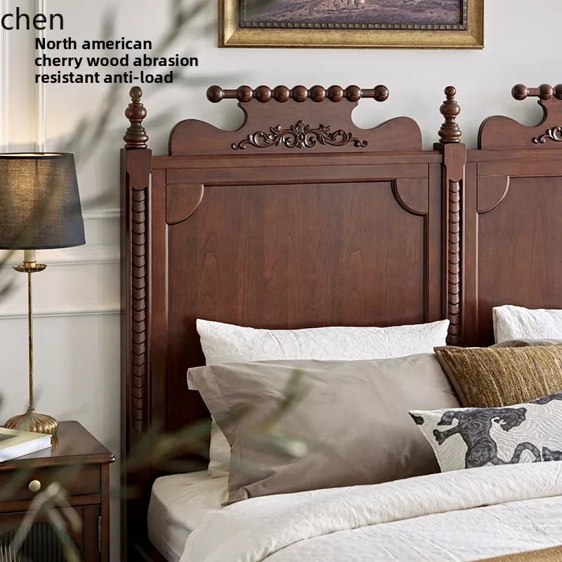 Ambiance de chambre avec lit médiéval et décoration bois brut